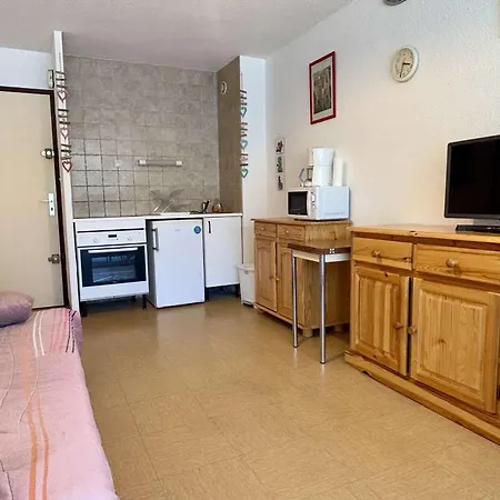 Apartman 2 Pieces Avec Piscine, Parking, A 400m De La - - Fr-1-225-629